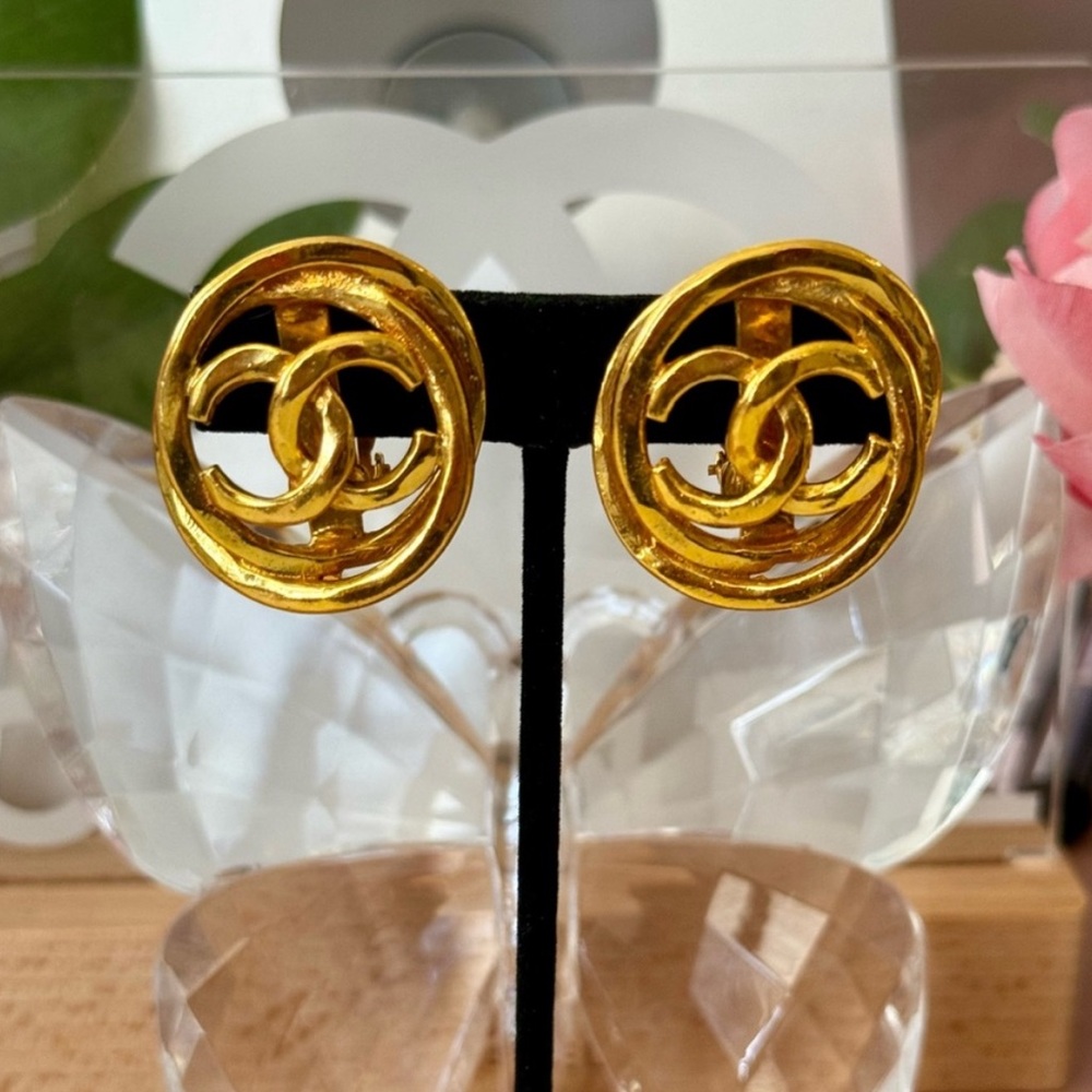 CHANEL Rare Vintage Large Gold Tone Hammered Rope and 24K Gold Plated Earrings